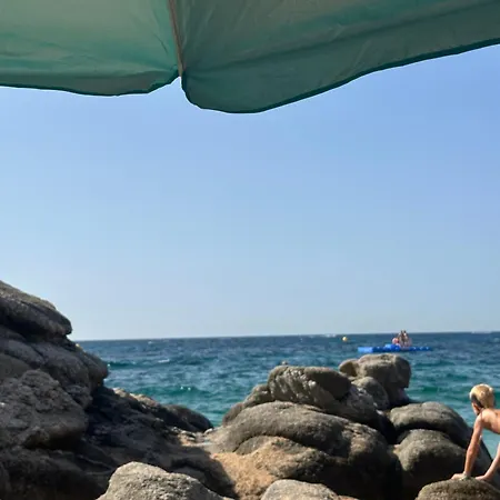 Beachfront Rooftop Haven In Playa De Aro شقة